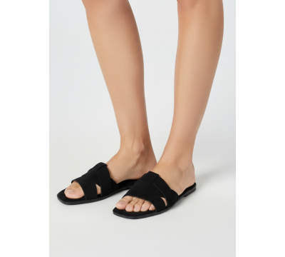 CD381 BLACK