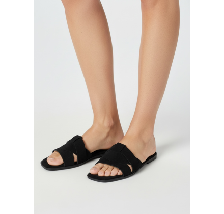 CD381 BLACK