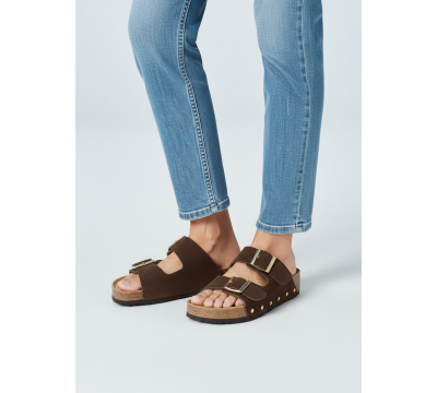 EM025 BROWN