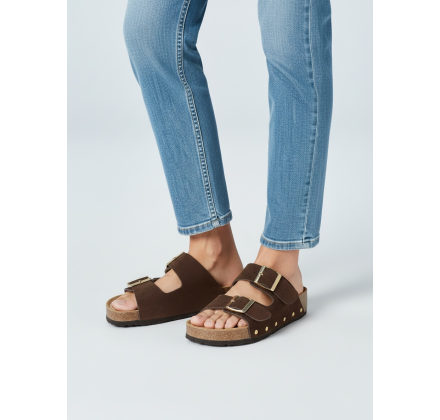 EM025 BROWN