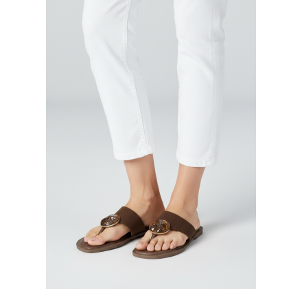 M1602 BROWN